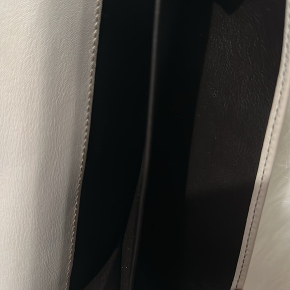 Gucci Brown Monogram Wallet - Picture 5 of 7